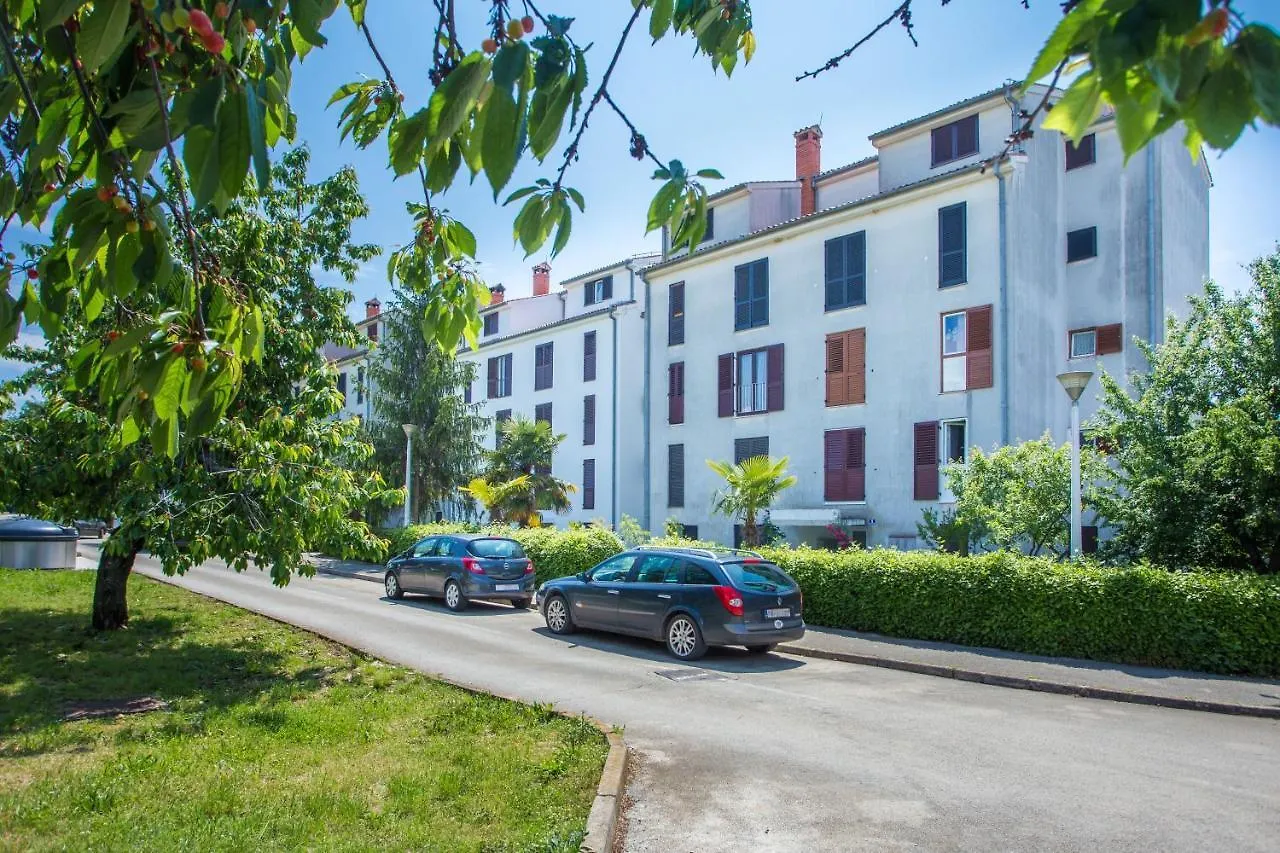Vista Poreč 0*,